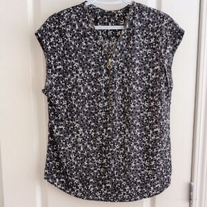 Dynamite Black and White Cap Sleeve Blouse with Mandarin Collar